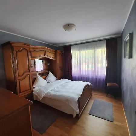 Le Merle Chatelain Pensión