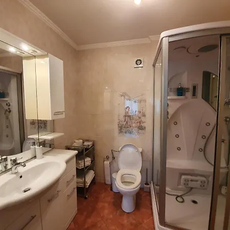 Le Merle Chatelain Guest house