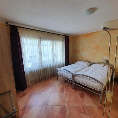Le Merle Chatelain Guest house *