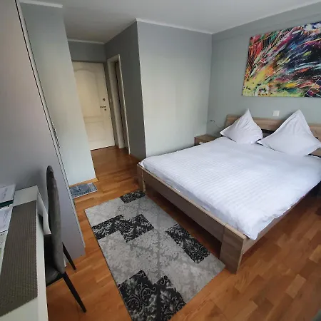 Le Merle Chatelain Guest house