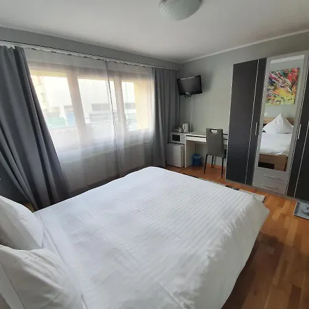 Le Merle Chatelain Guest house